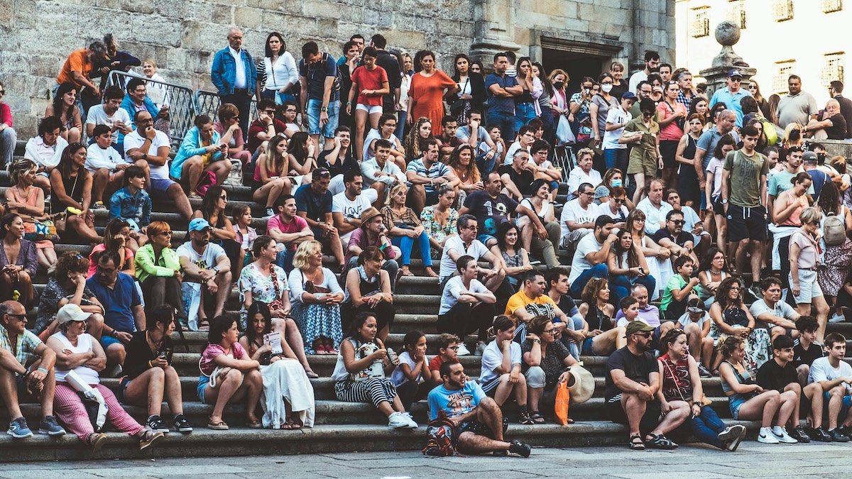 Argumento ad populum, significado y ejemplos