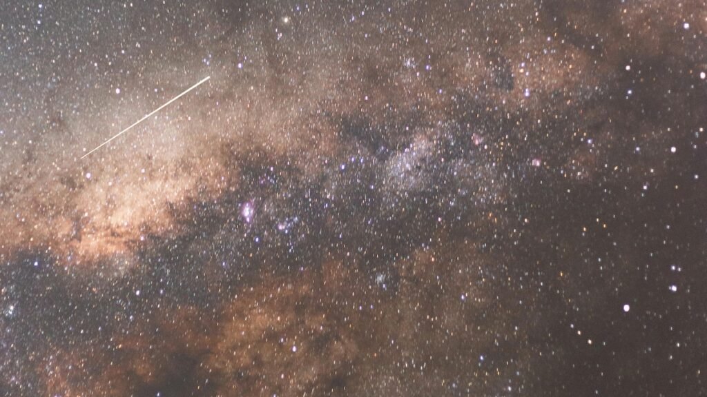 vida extraterrestre, OVNIs evidencia, UAP fenómenos aéreos, contacto extraterrestre, Área 51, avistamientos OVNI